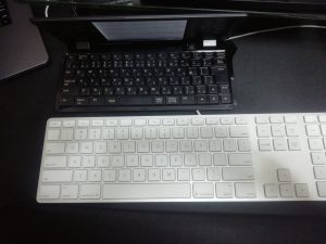 Magic KeyboardとDM100の比較写真